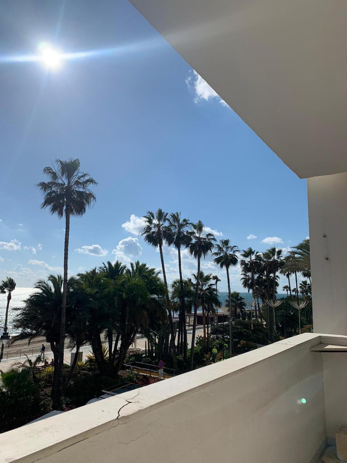 Beachfront Primera Linea De Playa En Casco Antiguo 埃斯特波纳 外观 照片